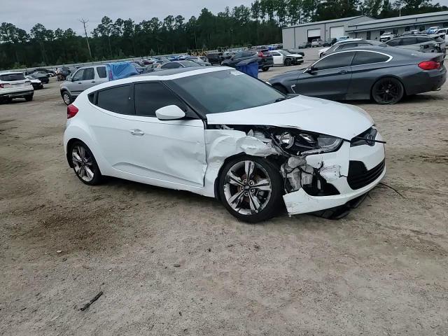 2017 Hyundai Veloster VIN: KMHTC6AD8HU319400 Lot: 71875325