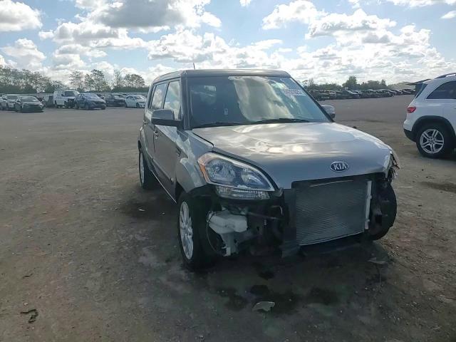 2013 Kia Soul + VIN: KNDJT2A62D7555443 Lot: 84201825