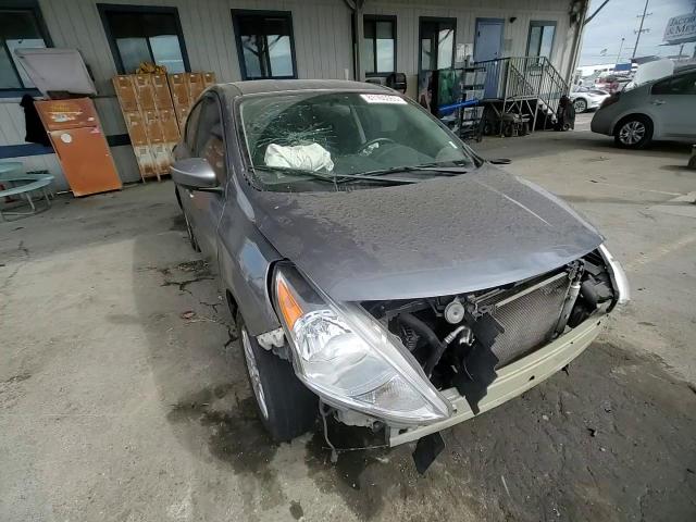 2018 Nissan Versa S VIN: 3N1CN7AP5JL852113 Lot: 81165565