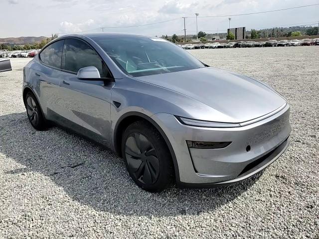 2026 Tesla Model Y VIN: 7SAYGDED5TF421013 Lot: 81282445