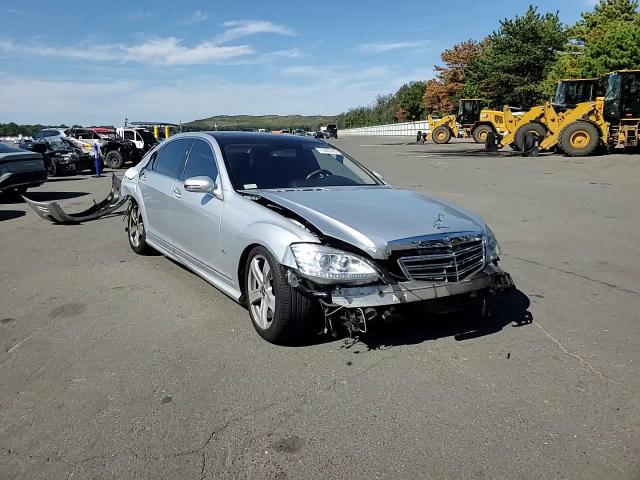 2008 Mercedes-Benz S 550 4Matic VIN: WDDNG86XX8A187375 Lot: 71625145
