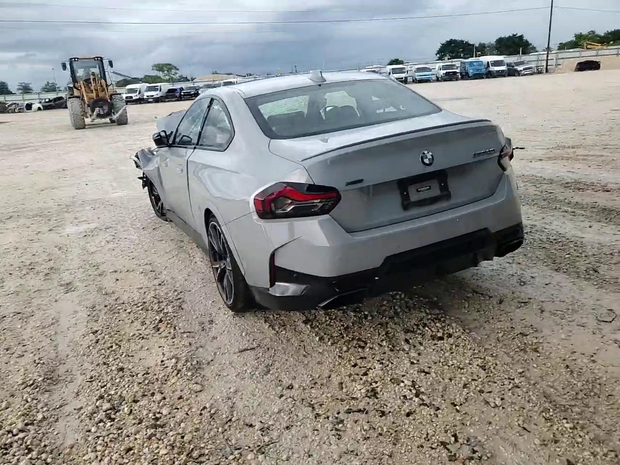 Фото: 3MW53CM08N8C41047