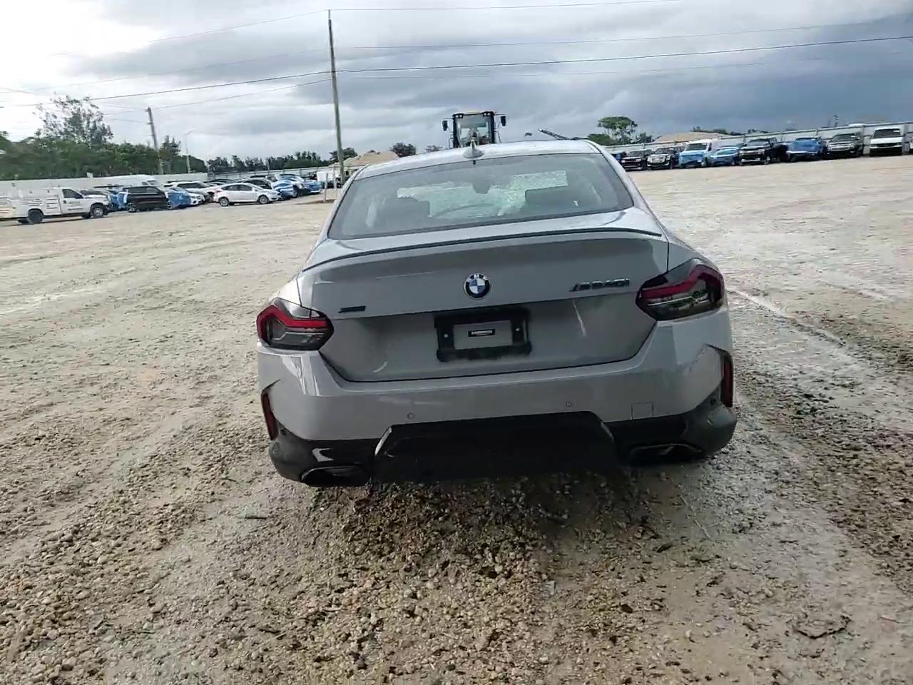 Фото: 3MW53CM08N8C41047