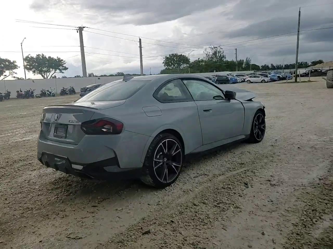 Фото: 3MW53CM08N8C41047