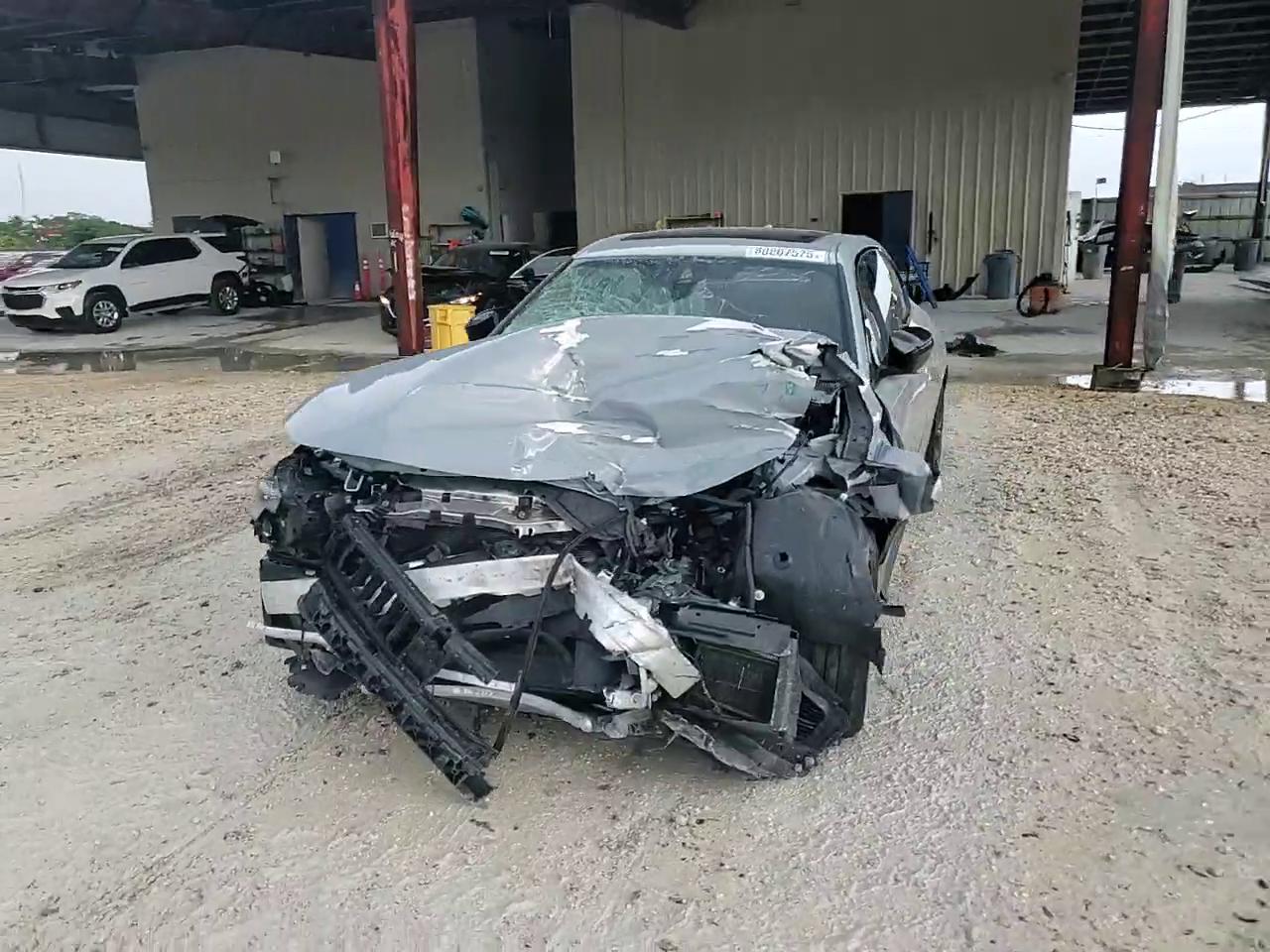 Фото: 3MW53CM08N8C41047