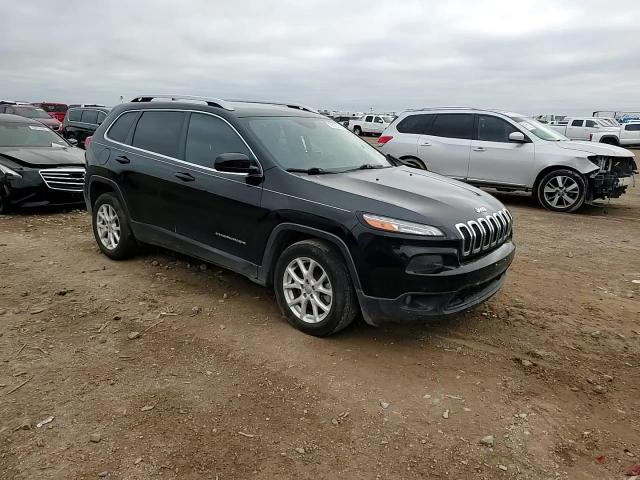 2018 Jeep Cherokee Latitude VIN: 1C4PJLCB1JD572750 Lot: 83838455