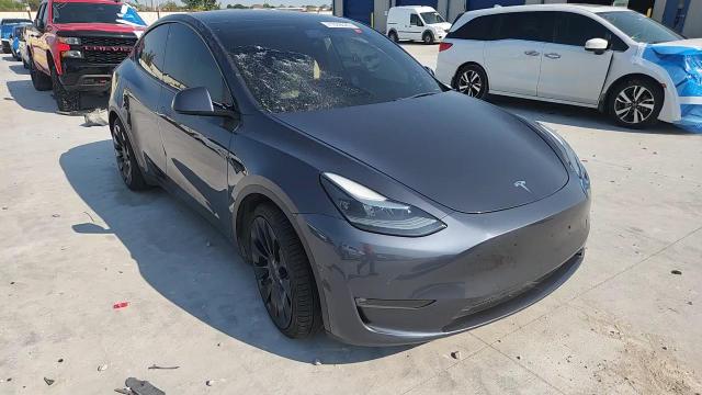 2022 Tesla Model Y VIN: 7SAYGDEF9NF352427 Lot: 71035525