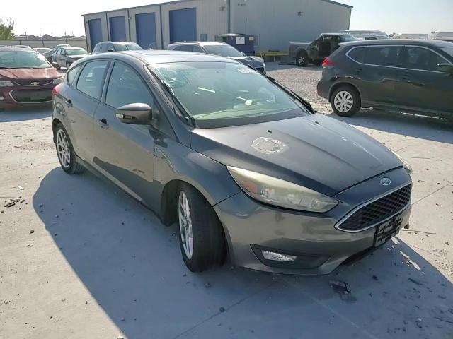 2015 Ford Focus Se VIN: 1FADP3K2XFL319318 Lot: 81798925