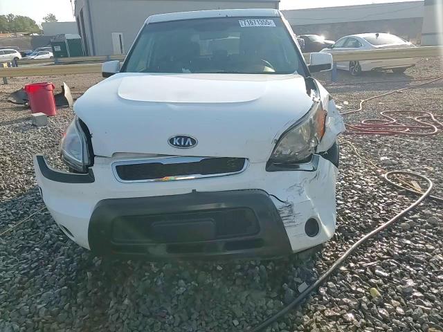 2011 Kia Soul + VIN: KNDJT2A2XB7272685 Lot: 71671355