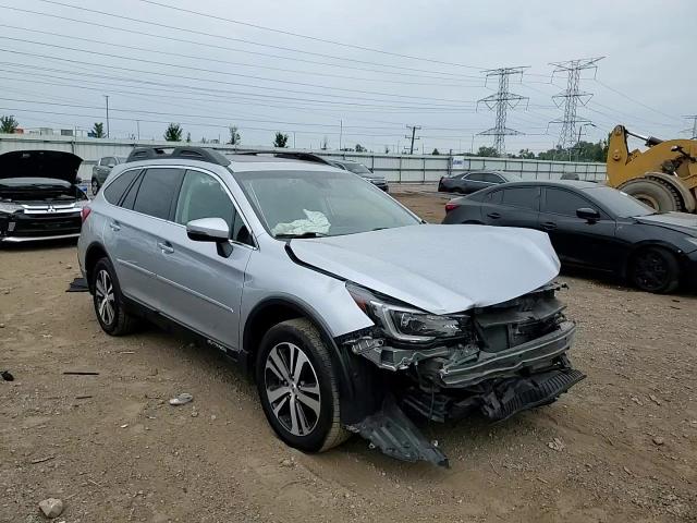 2018 Subaru Outback 3.6R Limited VIN: 4S4BSENC6J3230768 Lot: 71105275