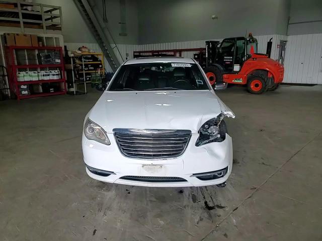 2013 Chrysler 200 Limited VIN: 1C3CCBCG8DN525832 Lot: 71052095