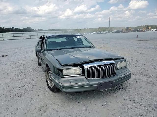 1997 Lincoln Town Car Signature VIN: 1LNLM82W6VY643586 Lot: 71609505