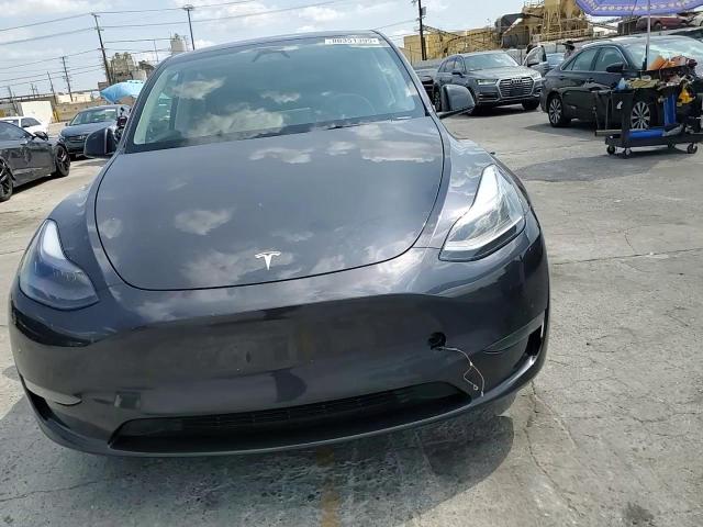 2024 Tesla Model Y VIN: 7SAYGDEE3RA222881 Lot: 80351395