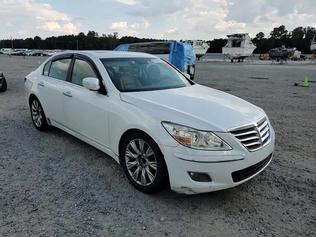 2010 Hyundai Genesis 3.8L VIN: KMHGC4DE5AU075821 Lot: 81458695