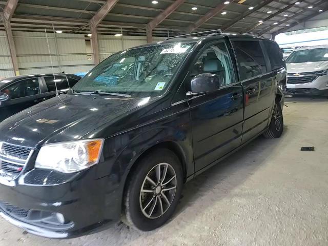 2017 Dodge Grand Caravan Sxt VIN: 2C4RDGCG5HR690035 Lot: 82156725