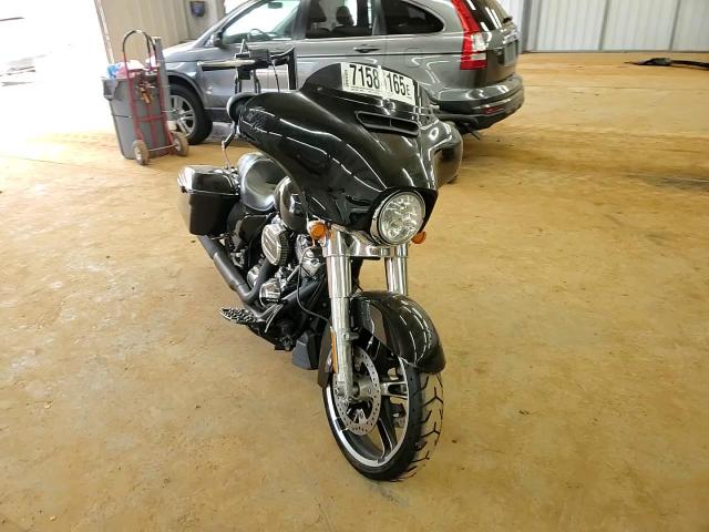 2018 Harley-Davidson Flhx Street Glide VIN: 1HD1KBC15JB686636 Lot: 71586165