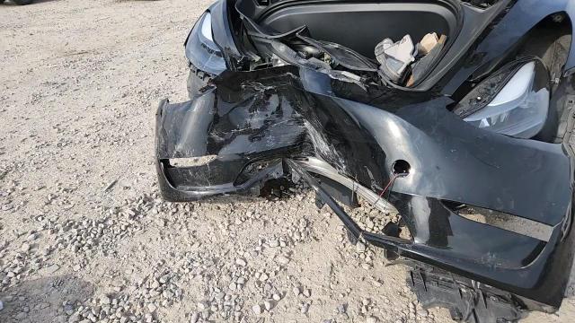 2023 Tesla Model Y VIN: 7SAYGDEE9PF828055 Lot: 71505325