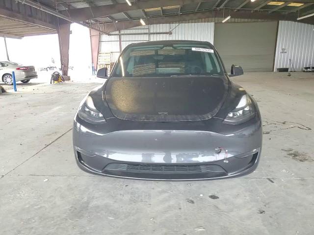 2024 Tesla Model Y VIN: 7SAYGDEE5RF013967 Lot: 80612535