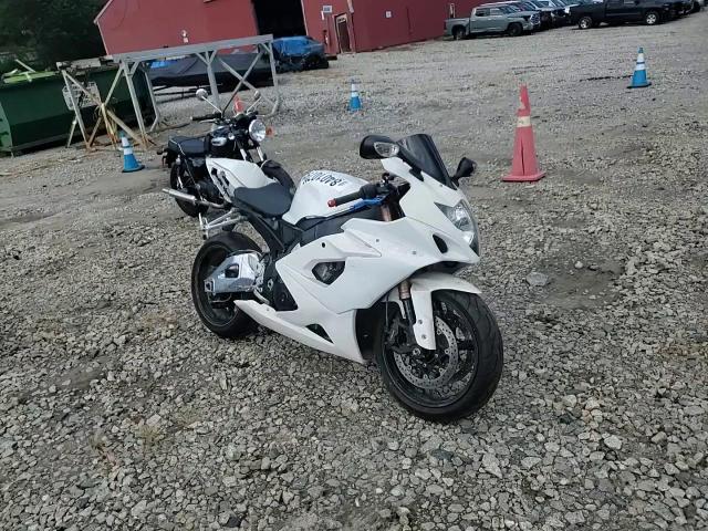 2005 Suzuki Gsx-R1000 VIN: JS1GT76A152109037 Lot: 84010795