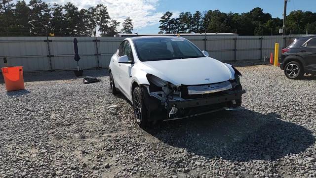 2025 Tesla Model Y VIN: 7SAYGDEE1SA358979 Lot: 71098965