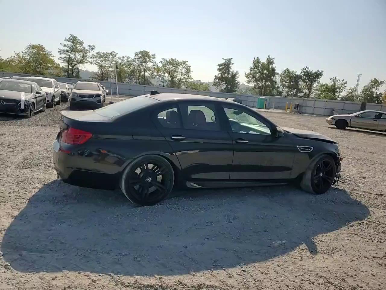 Фото: WBSFV9C55FD594702