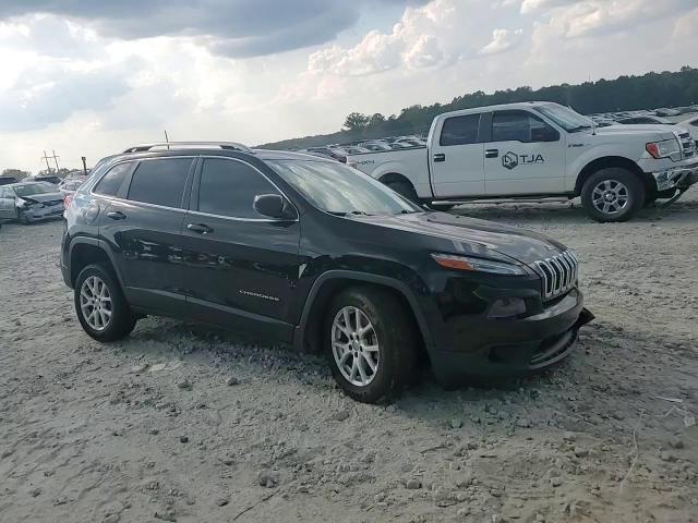 2018 Jeep Cherokee Latitude Plus VIN: 1C4PJLLX5JD511137 Lot: 81519885
