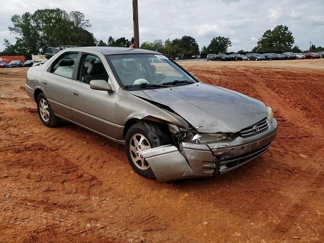 1999 Toyota Camry Le VIN: 4T1BF28KXXU089955 Lot: 81982625