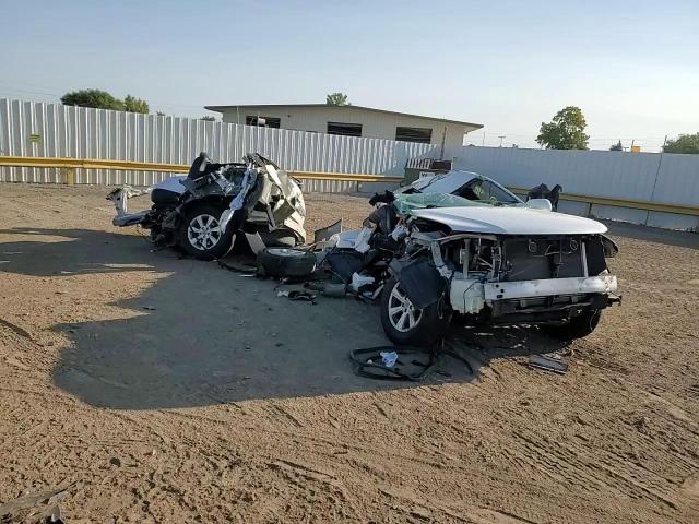 2011 Toyota Highlander Base VIN: 5TDZK3EHXBS041611 Lot: 71657445