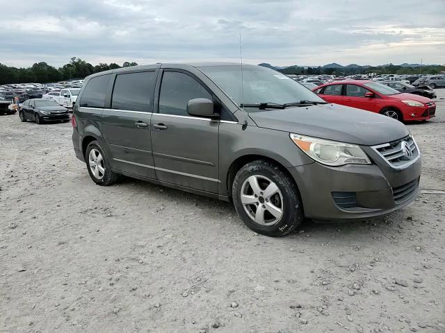 2010 Volkswagen Routan Se VIN: 2V4RW3D11AR272757 Lot: 82049925