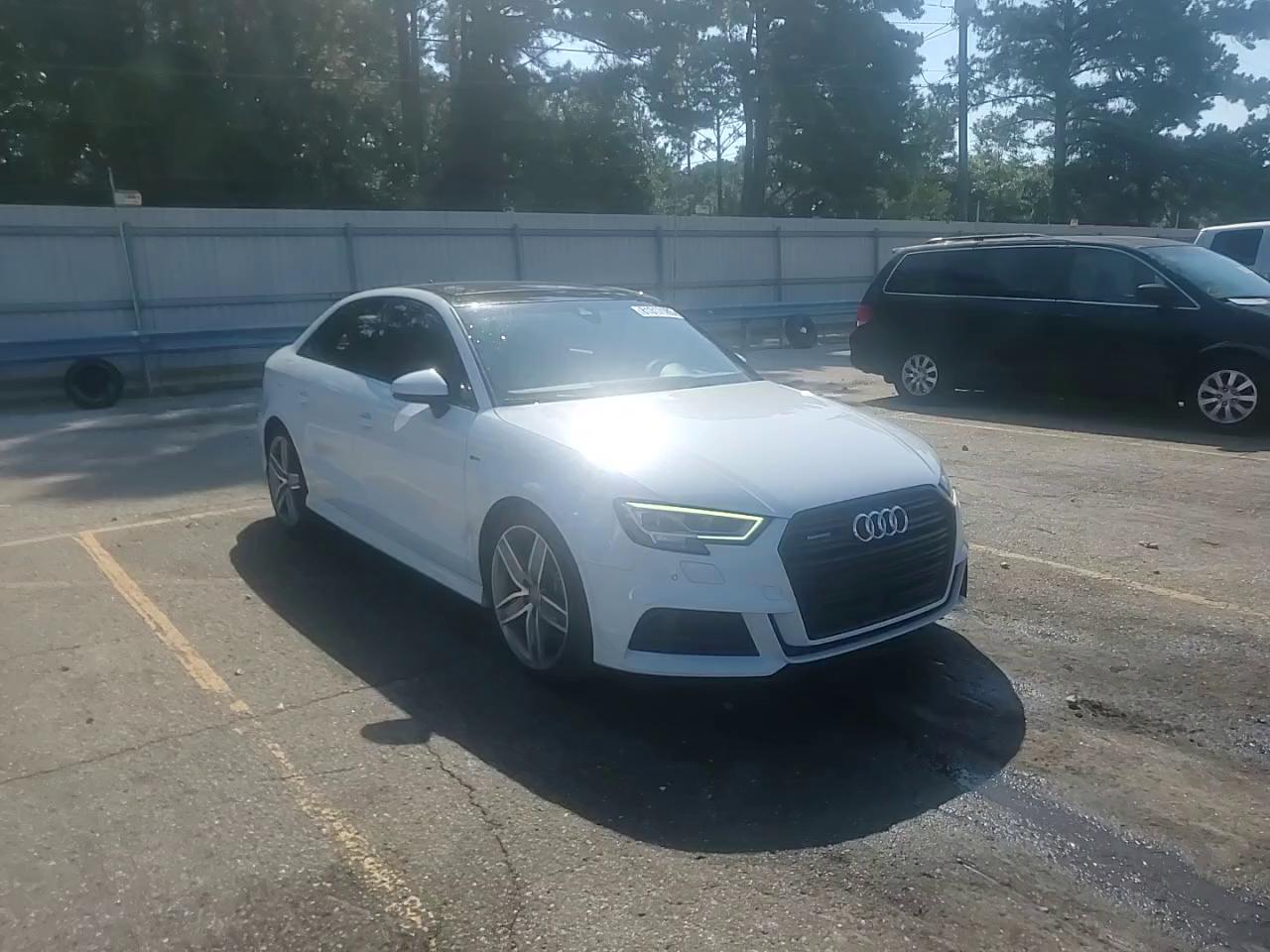 Фото: WAUJEGFF9LA104511