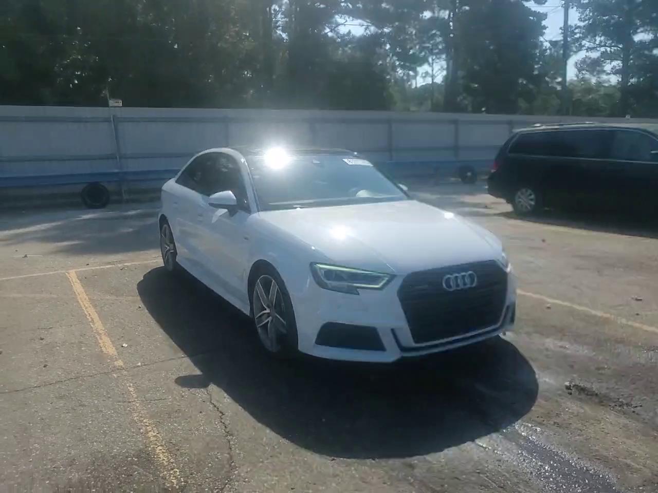 Фото: WAUJEGFF9LA104511