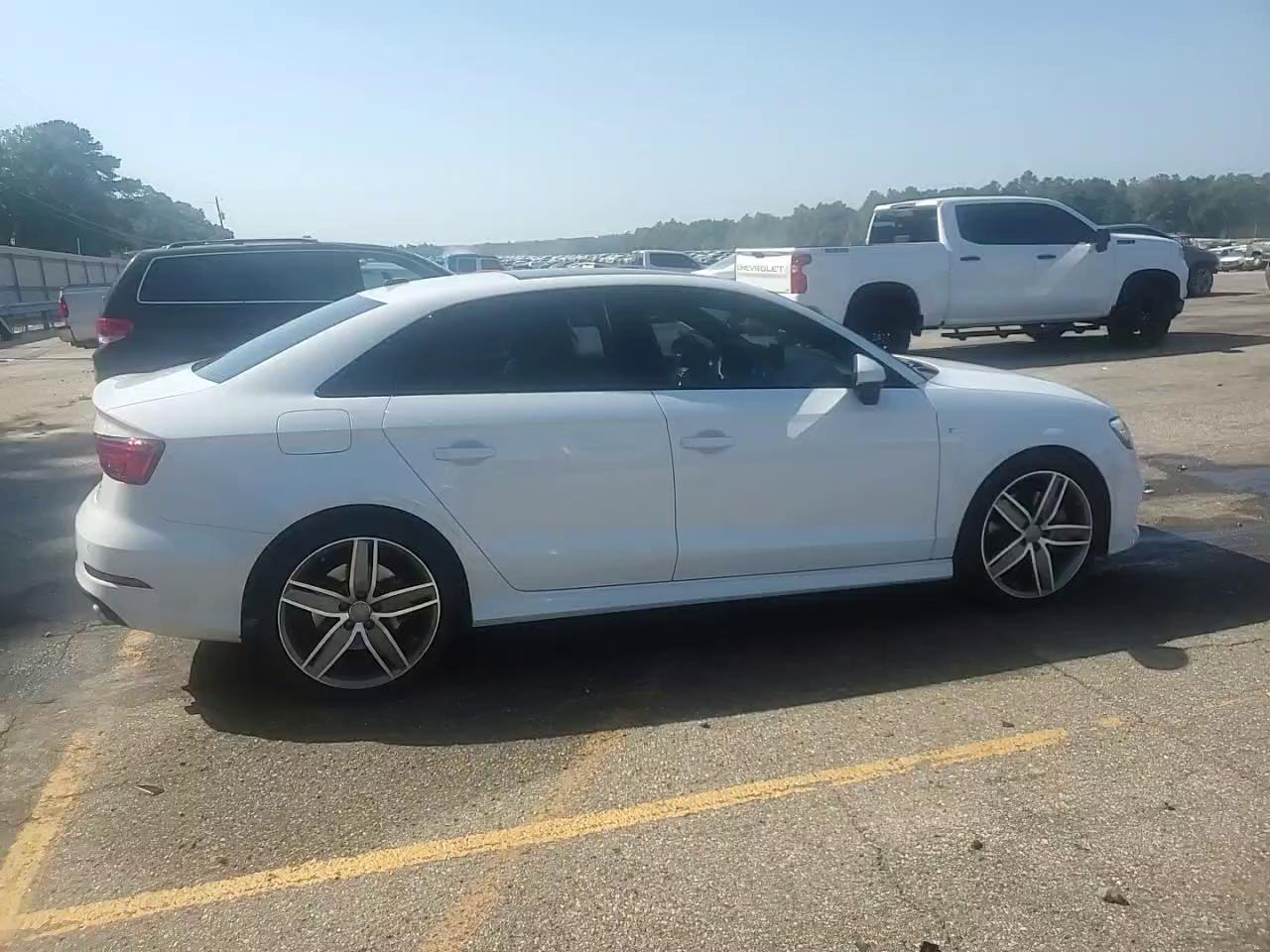 Фото: WAUJEGFF9LA104511