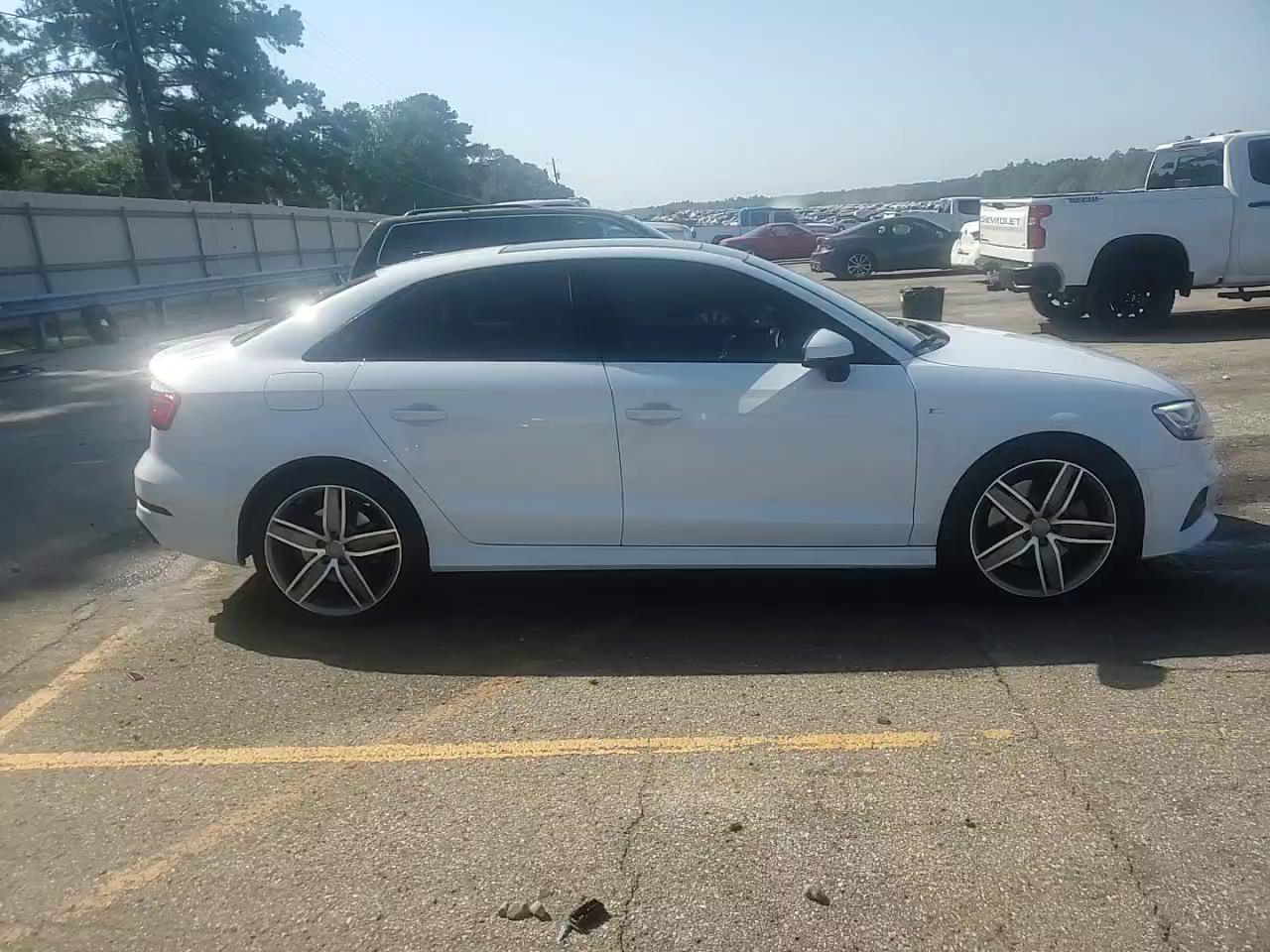 Фото: WAUJEGFF9LA104511