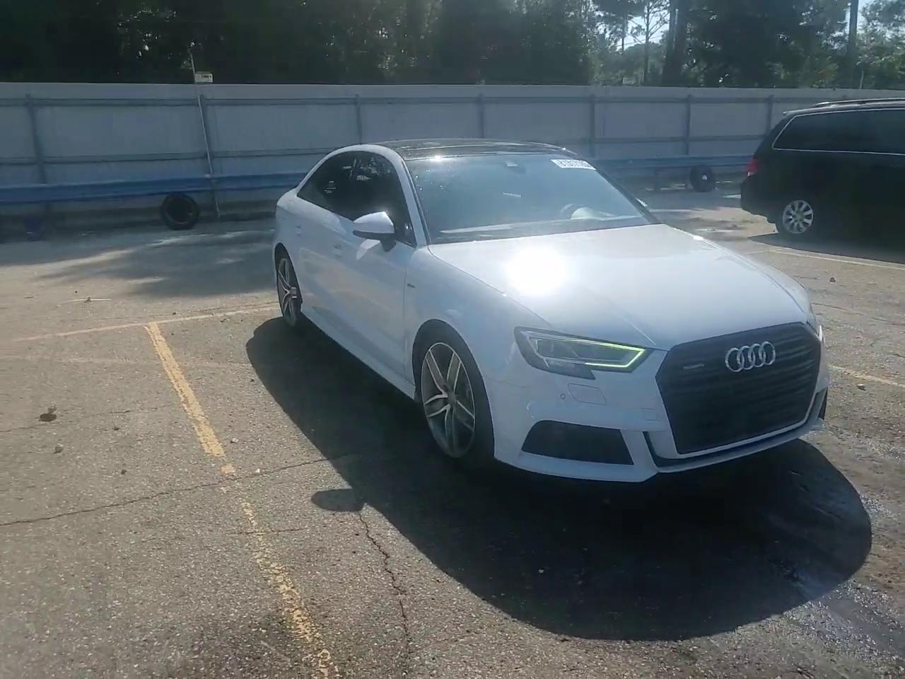 Фото: WAUJEGFF9LA104511