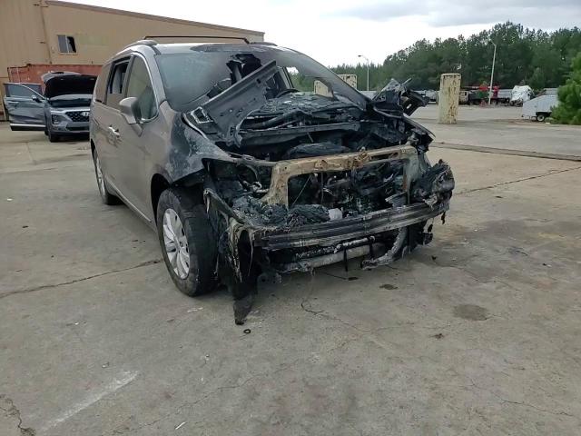 2017 Chrysler Pacifica Touring L VIN: 2C4RC1BG5HR535762 Lot: 84739835