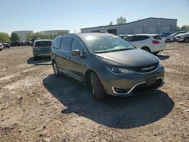 2019 Chrysler Pacifica Touring L VIN: 2C4RC1BG8KR667194 Lot: 84801895