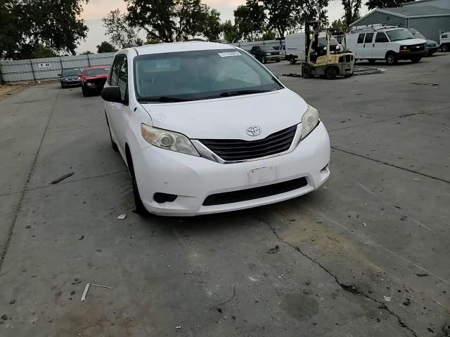 2014 Toyota Sienna Le VIN: 5TDKK3DC8ES464800 Lot: 71123625