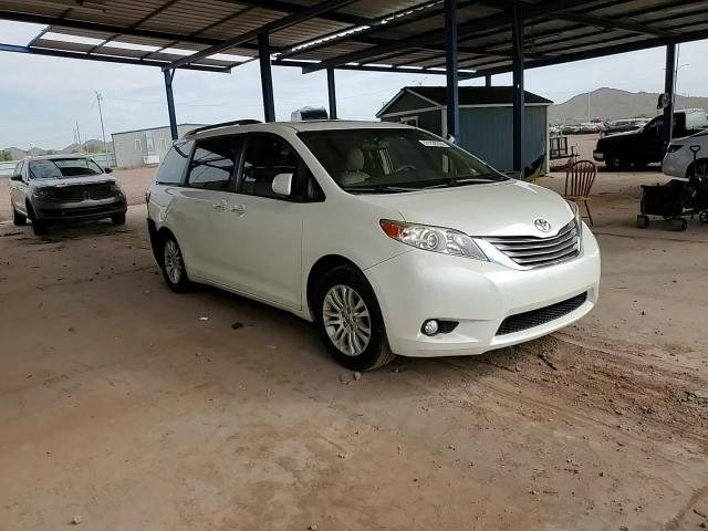 2015 Toyota Sienna Xle VIN: 5TDYK3DC3FS682820 Lot: 71128355