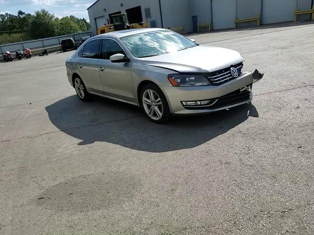 2014 Volkswagen Passat Sel VIN: 1VWCN7A38EC044735 Lot: 81896095