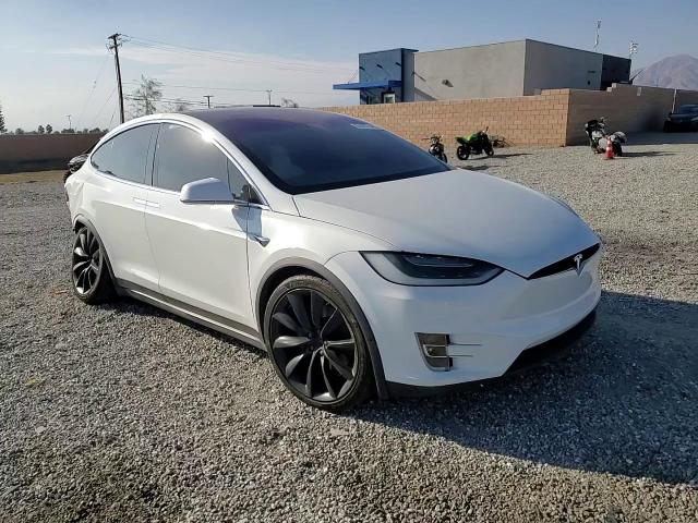 2018 Tesla Model X VIN: 5YJXCBE20JF129810 Lot: 84007445