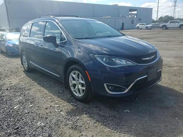 2017 Chrysler Pacifica Touring L VIN: 2C4RC1BG3HR542449 Lot: 81770125