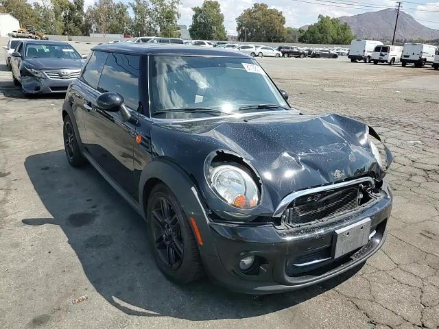 2013 Mini Cooper VIN: WMWSU3C57DT546821 Lot: 81158015