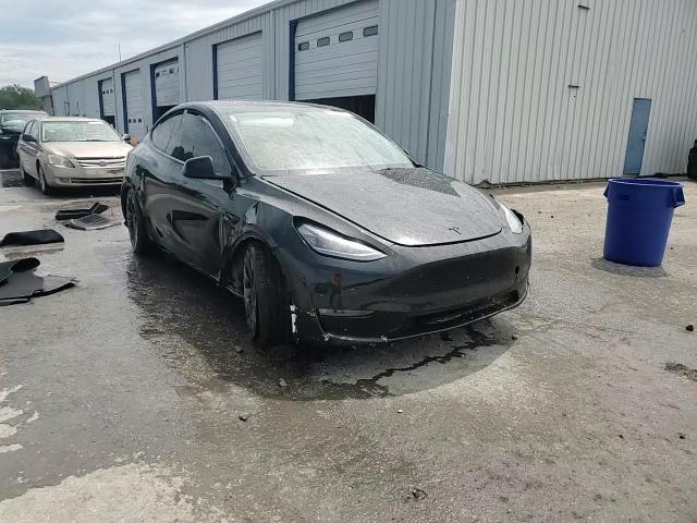 2022 Tesla Model Y VIN: 7SAYGDEF6NF510593 Lot: 70678035