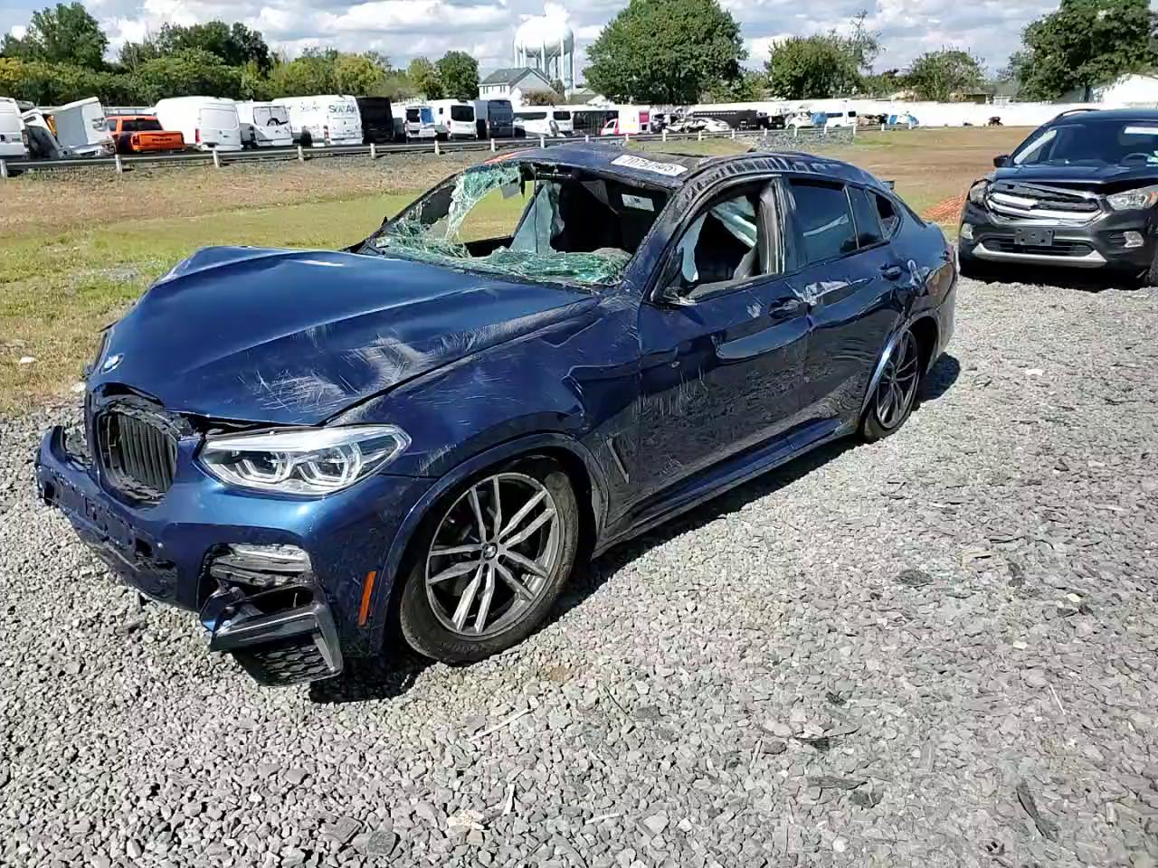 Фото: 5UXUJ5C5XKLA93597