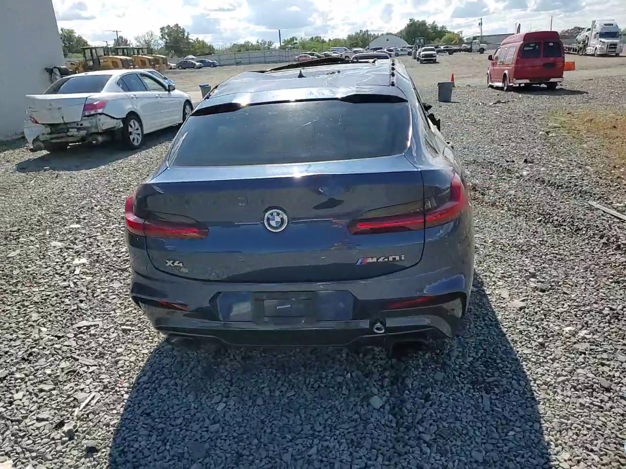 Фото: 5UXUJ5C5XKLA93597