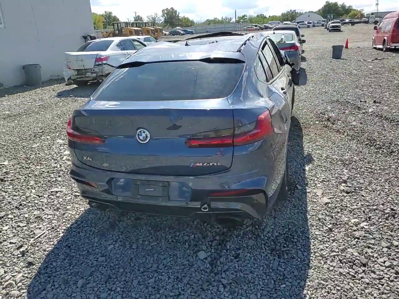 Фото: 5UXUJ5C5XKLA93597