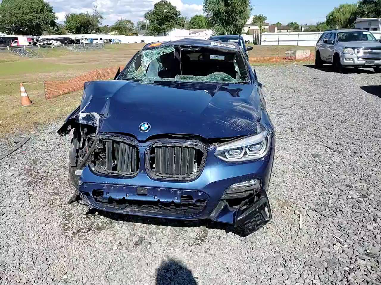 Фото: 5UXUJ5C5XKLA93597