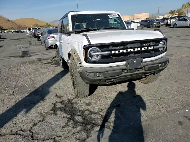 2022 Ford Bronco Base VIN: 1FMDE5AH1NLB24039 Lot: 81026985