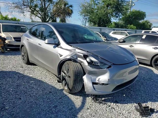 2024 Tesla Model Y VIN: 7SAYGDEE6RA319993 Lot: 84586865