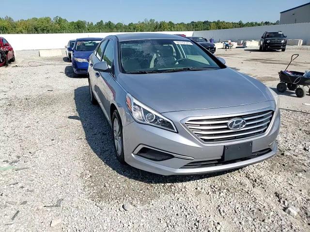 2017 Hyundai Sonata Se VIN: 5NPE24AFXHH557121 Lot: 80742545